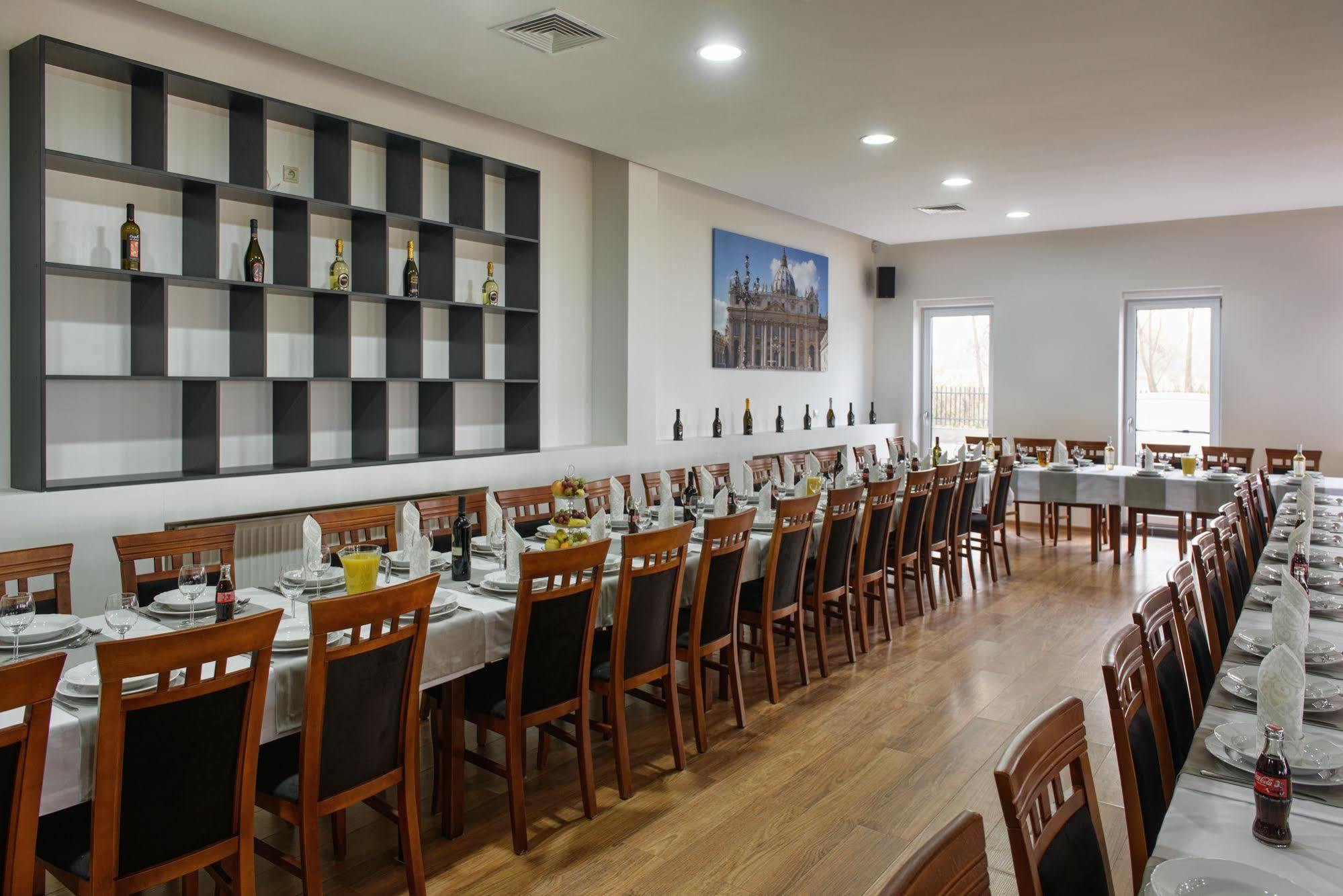 Aparthotel Travel Krasków Εξωτερικό φωτογραφία