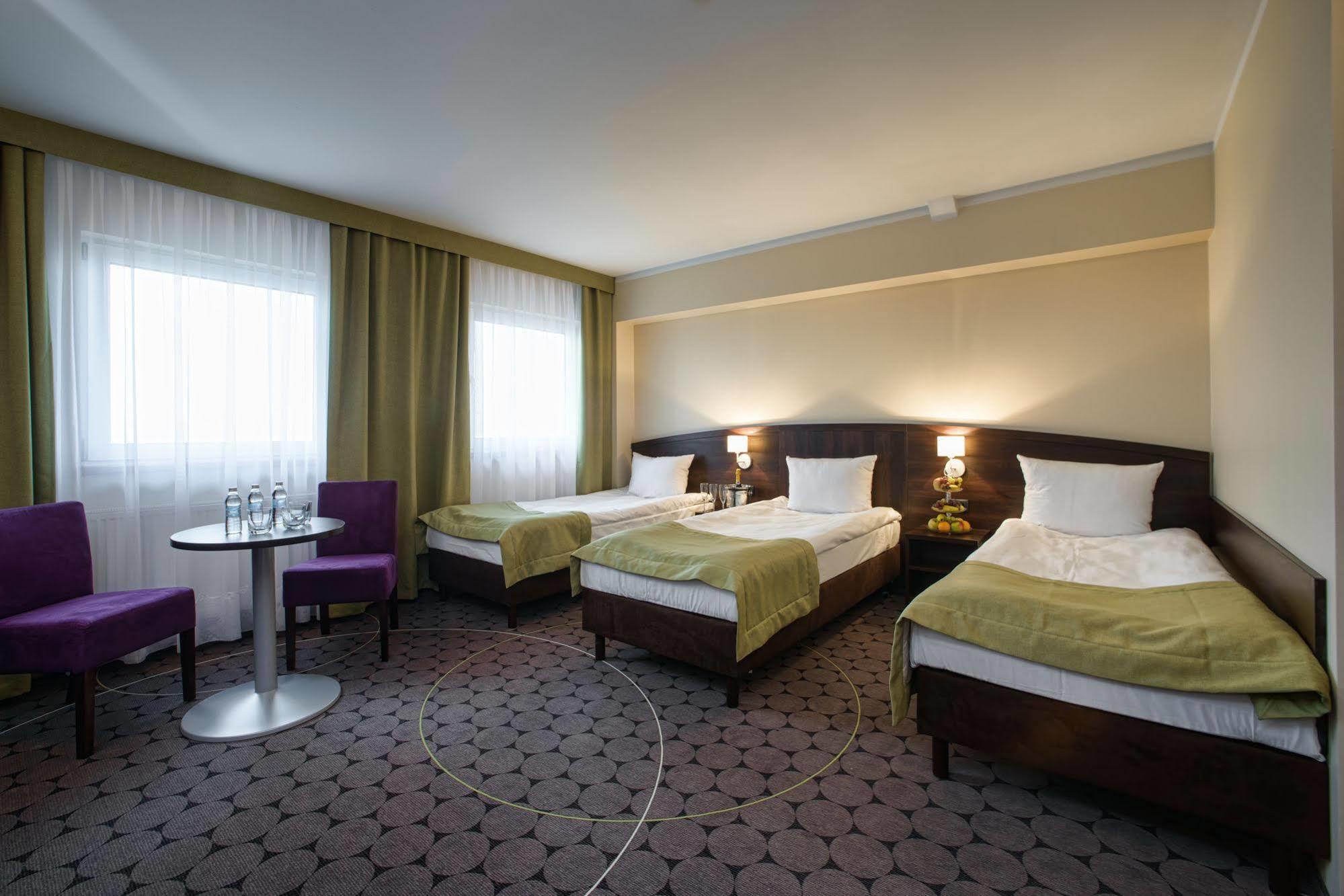 Aparthotel Travel Krasków Εξωτερικό φωτογραφία