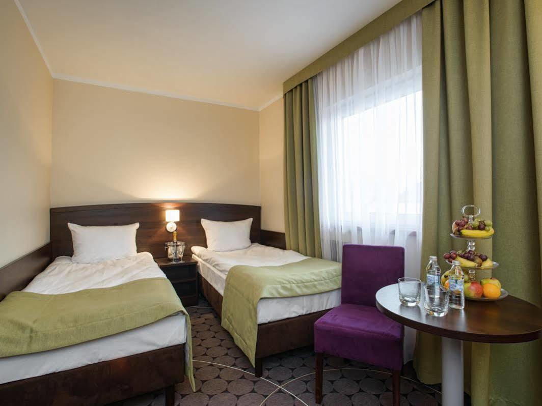 Aparthotel Travel Krasków Εξωτερικό φωτογραφία